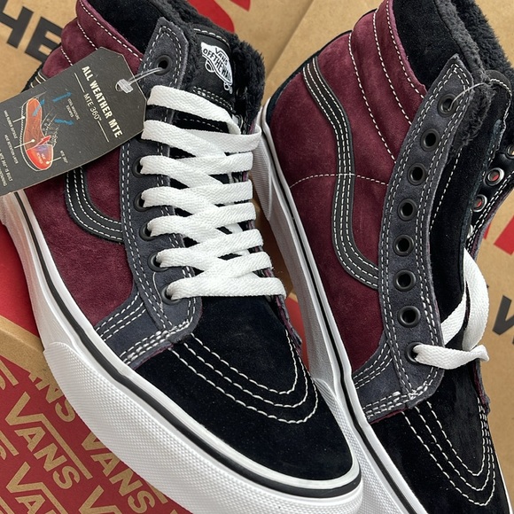 Vans Men’s Sk8-Hi Mte
(Mte) Port Royale/Black
VN0A4BV7XKZ
Boots Sneakers - Picture 7 of 16